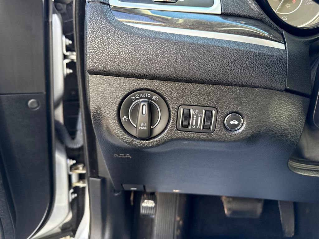 Used 2022 Chrysler 300 Touring L image 26