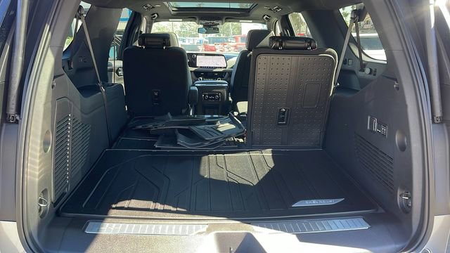 New 2026 Chevrolet Suburban Premier w/ Sun And Tow Package image 35