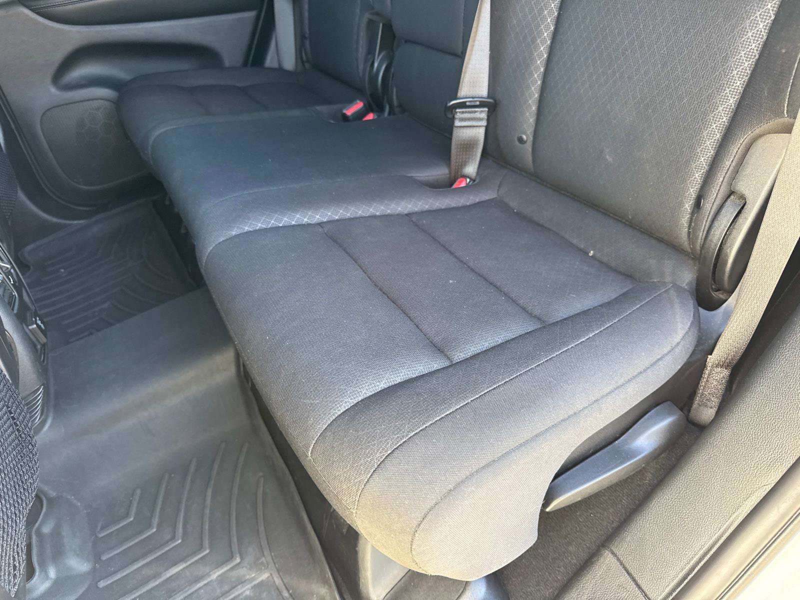 Used 2019 Jeep Grand Cherokee Laredo image 12