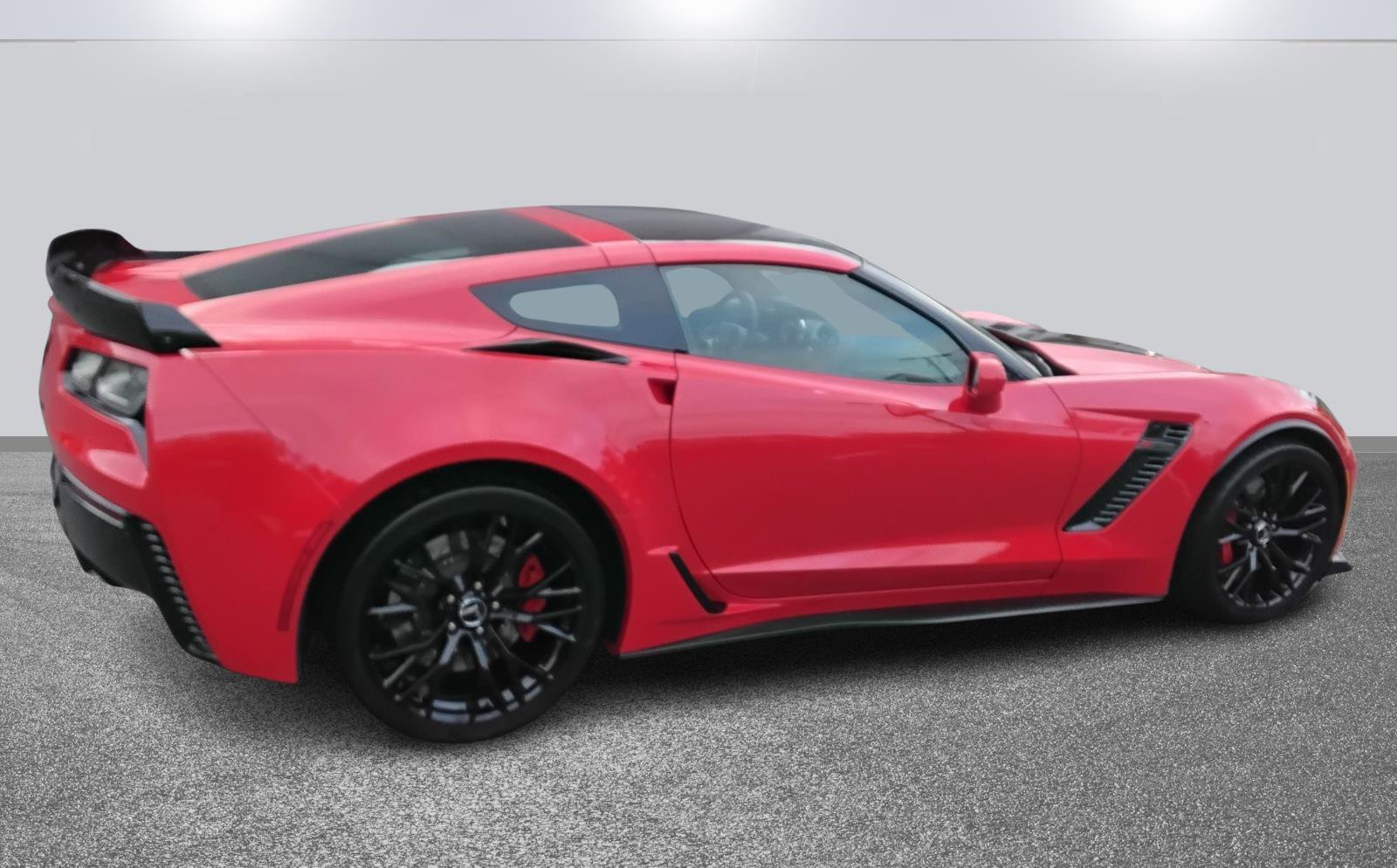 Used 2015 Chevrolet Corvette Z06 w/ 3LZ Preferred Equipment Group image 4