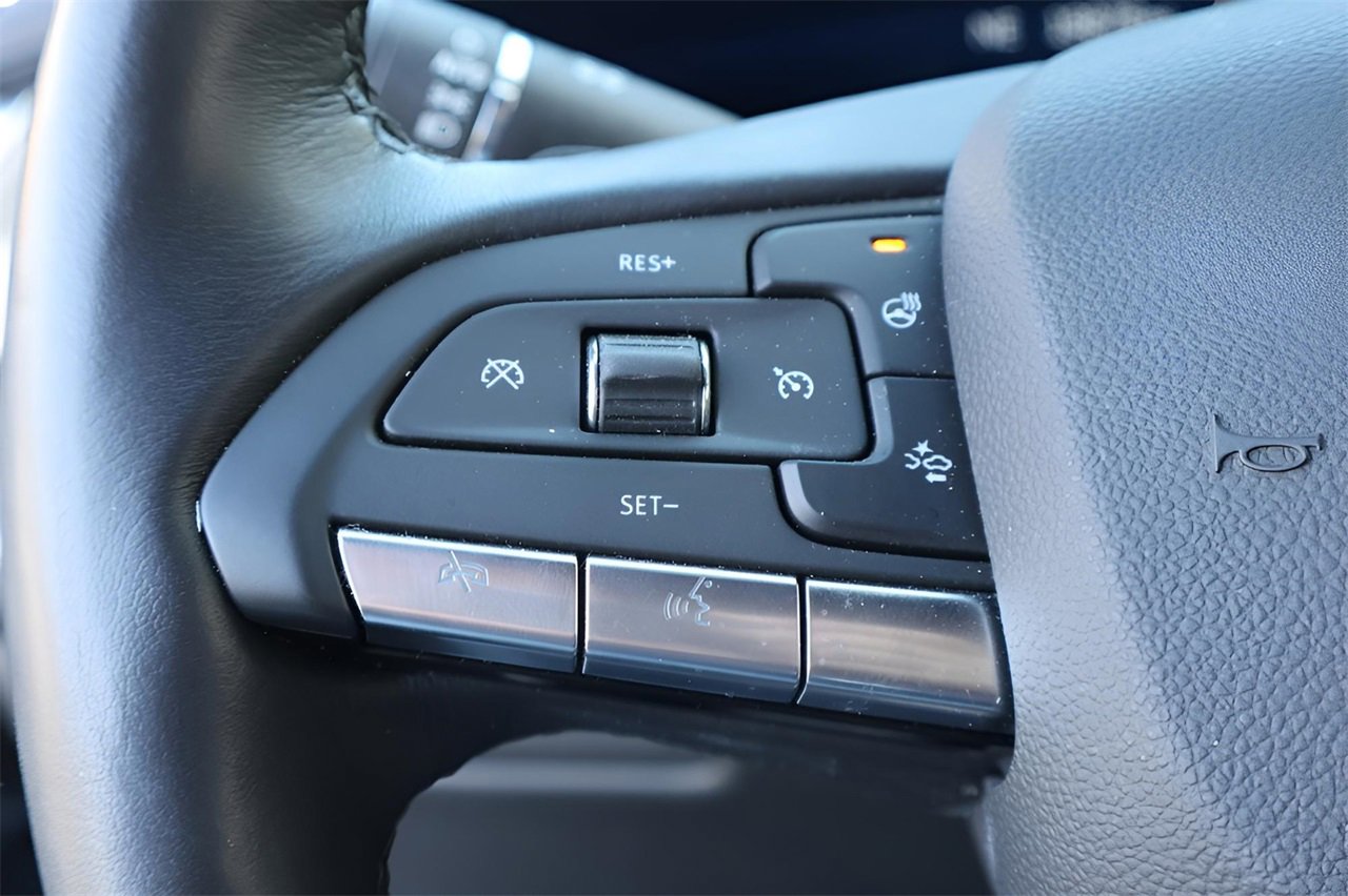 Used 2024 Cadillac XT4 Luxury w/ Cold Weather Package image 23