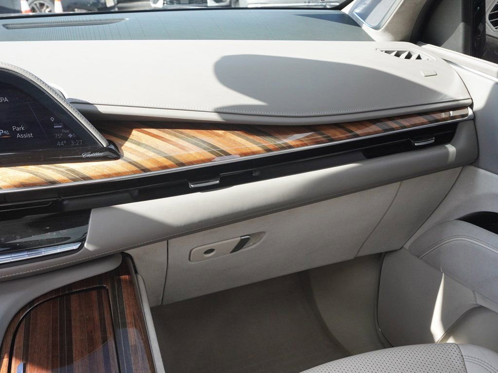 Used 2023 Cadillac Escalade ESV Premium Luxury Platinum w/ Heavy-Duty Trailer Package image 43