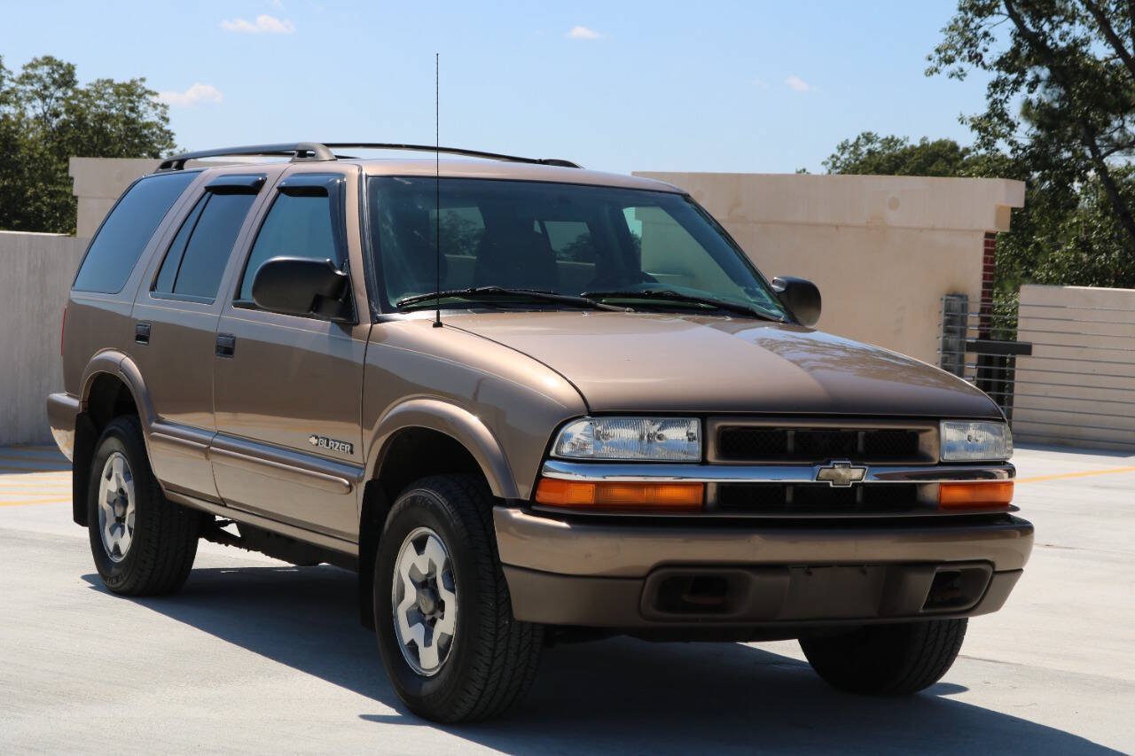 Used 2004 Chevrolet Blazer LS w/ Preferred Equipment Group AWD/4WD image 2