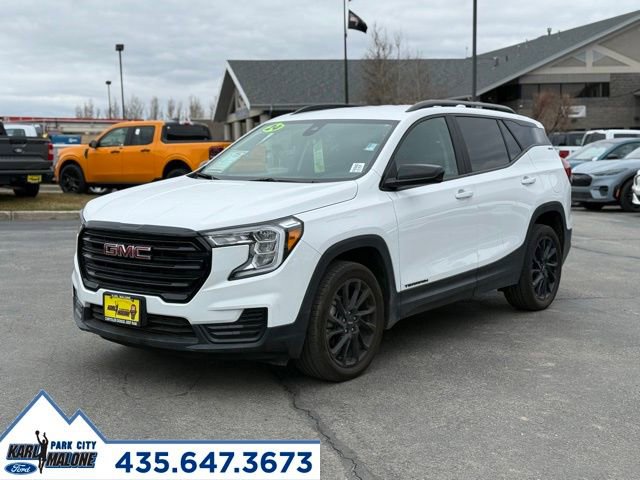 Used 2024 GMC Terrain SLE w/ Elevation Edition image 3