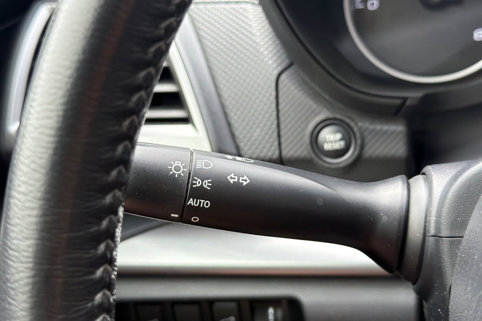 Used 2020 Subaru Forester Premium AWD/4WD image 31