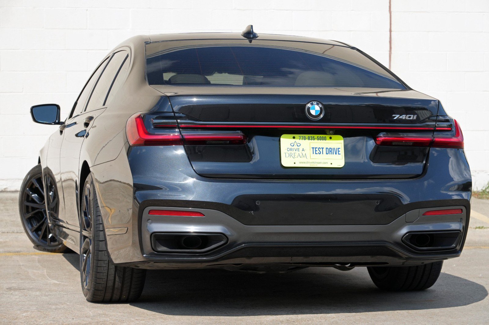 Used 2021 BMW 740i w/ M Sport Package RWD image 6