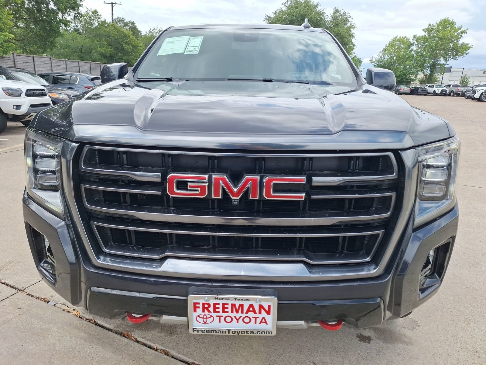 Used 2023 GMC Yukon AT4 w/ AT4 Premium Plus Package AWD/4WD image 9