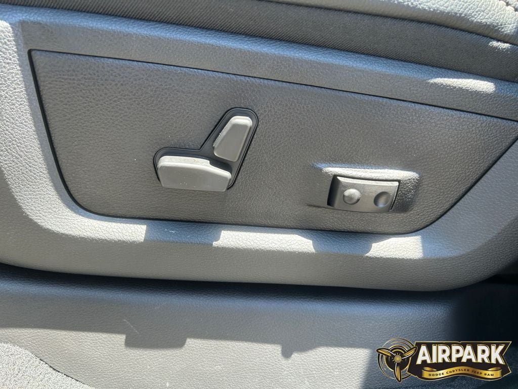 New 2026 RAM 2500 Laramie AWD/4WD image 20