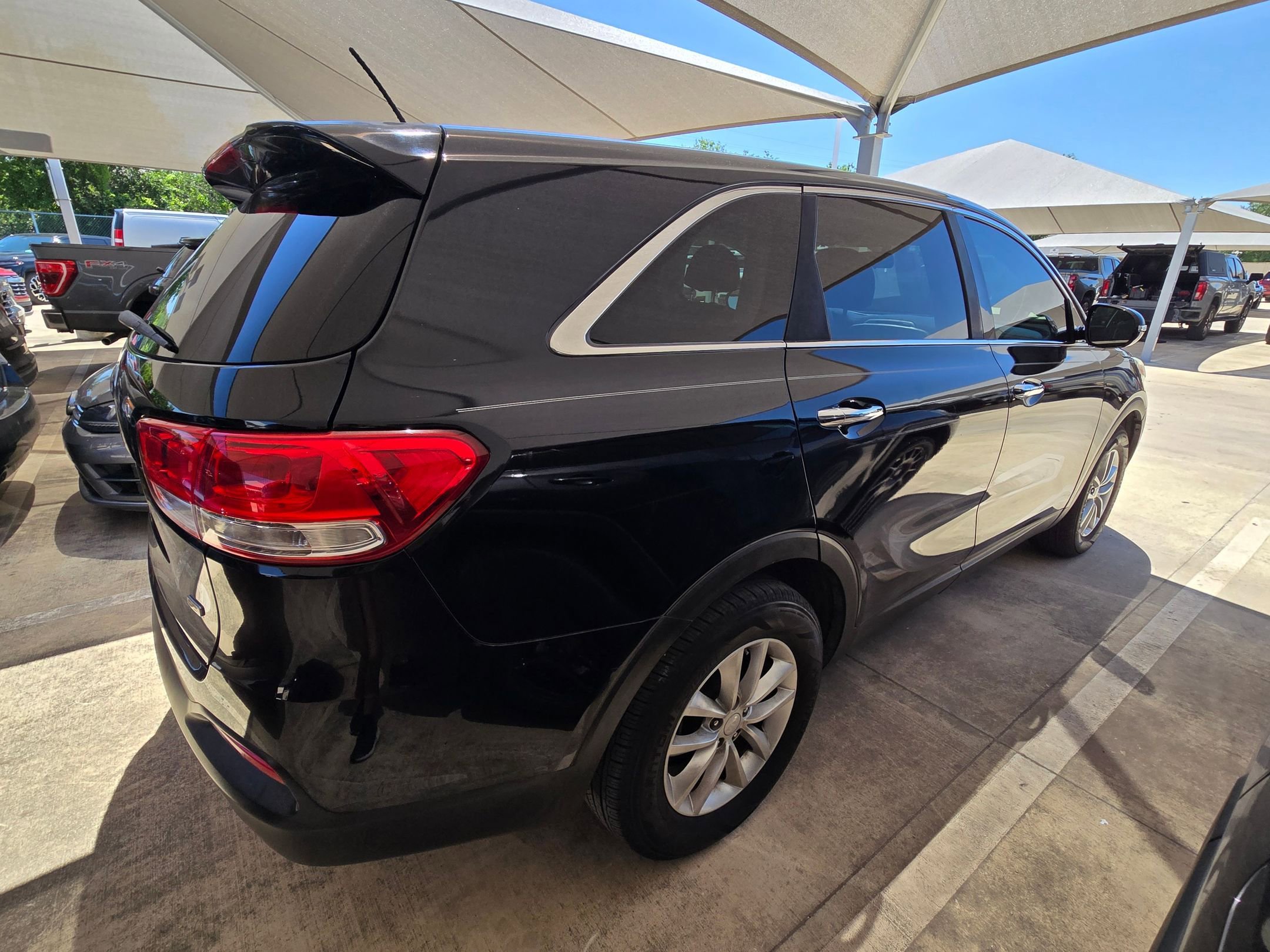Used 2018 Kia Sorento L FWD image 9