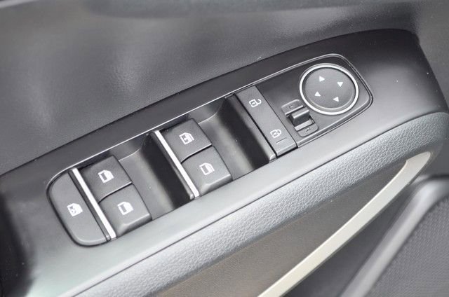 Used 2023 Kia Soul LX w/ LX Technology Package image 16