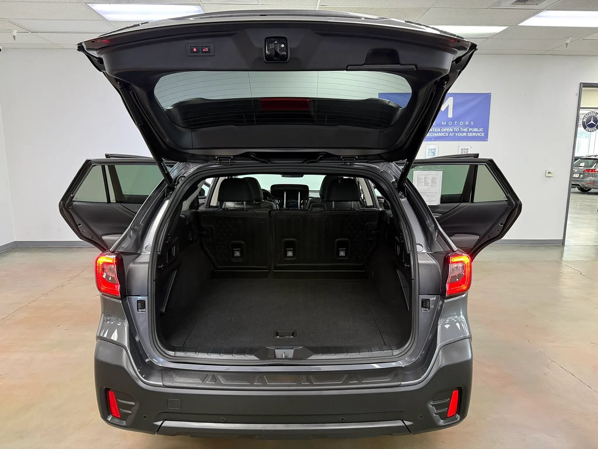 Used 2021 Subaru Outback Onyx Edition XT AWD/4WD image 11
