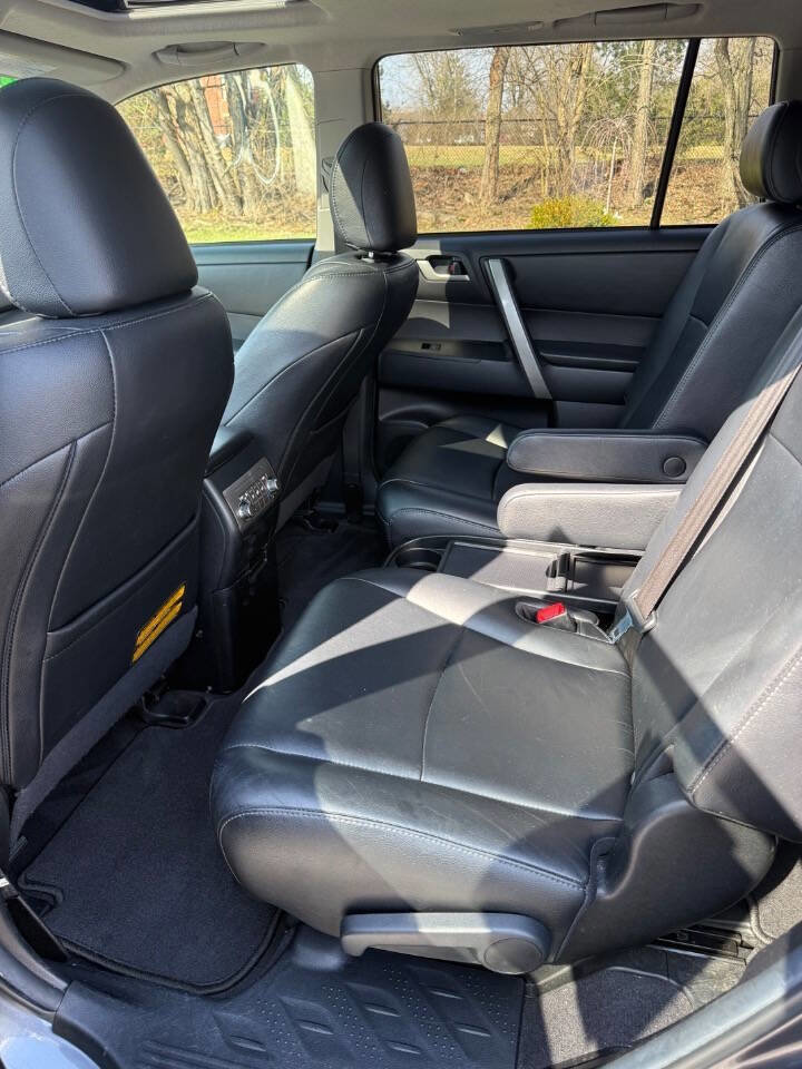 Used 2013 Toyota Highlander SE image 11
