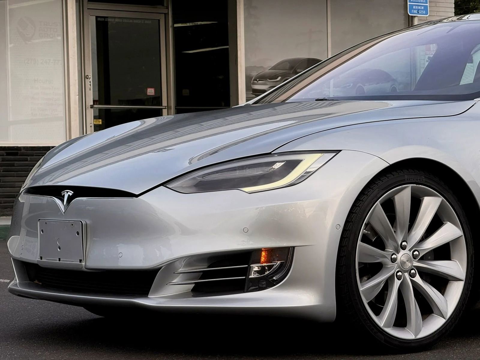 Used 2017 Tesla Model S 90D AWD/4WD image 3