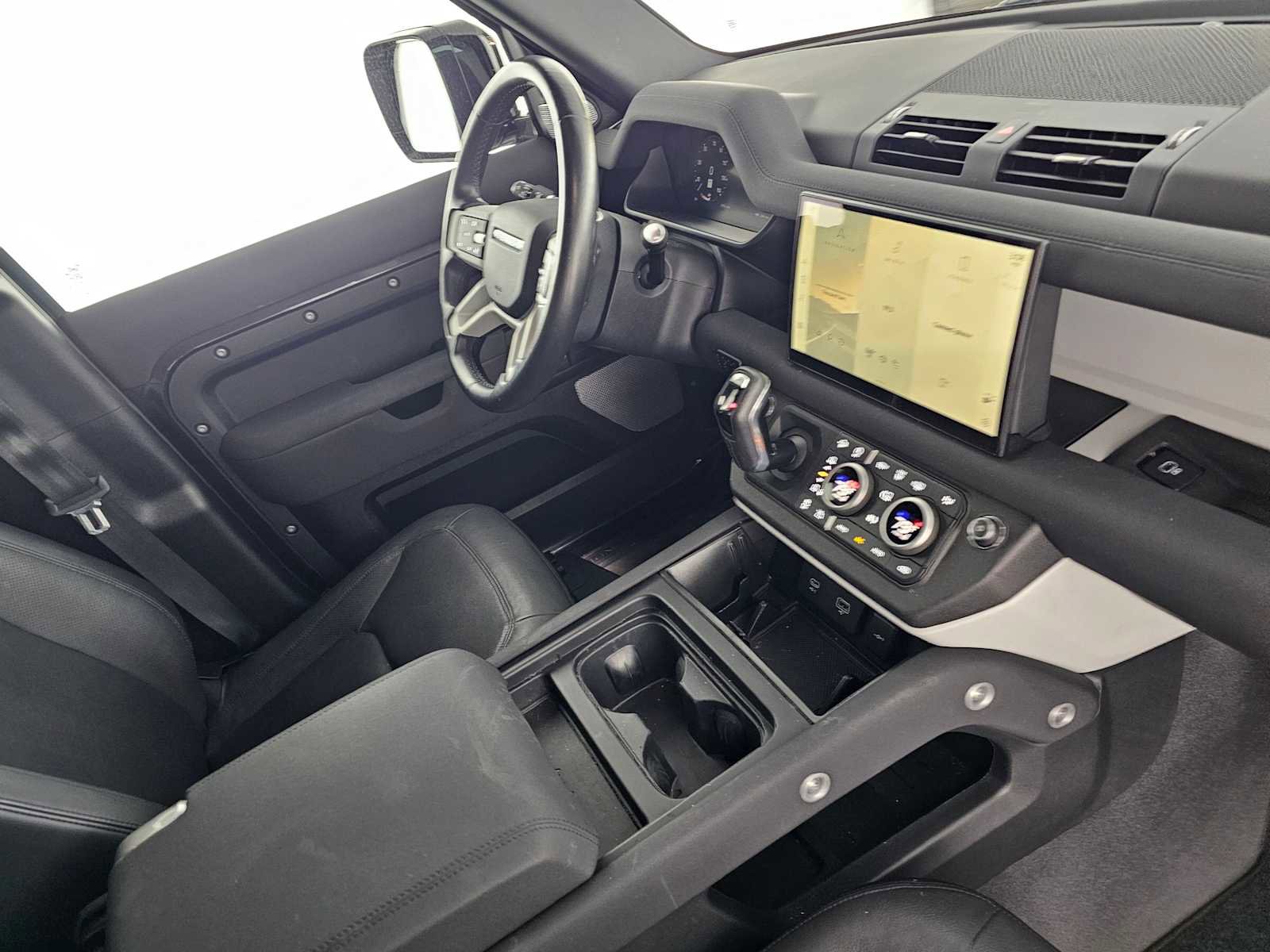 Used 2023 Land Rover Defender 130 S image 11