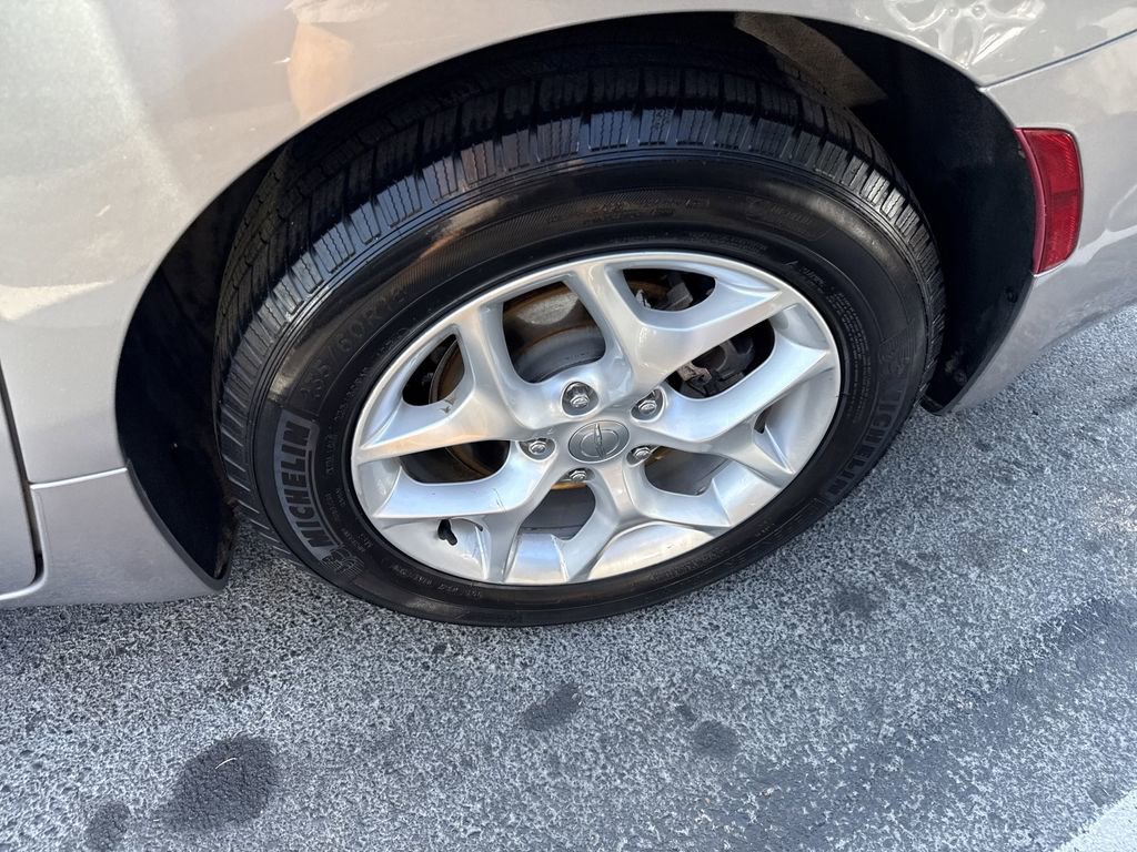 Used 2018 Chrysler Pacifica Touring Plus w/ Tire & Wheel Group image 21