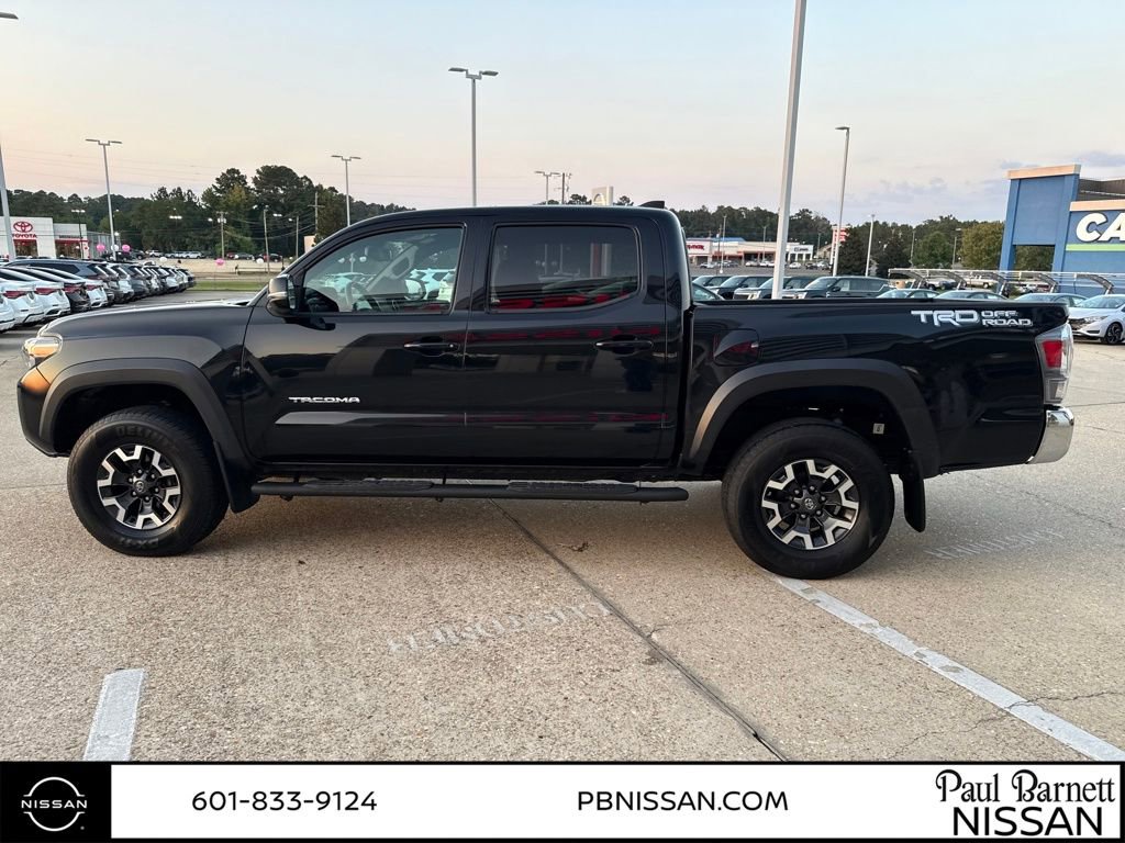 Used 2022 Toyota Tacoma TRD Off-Road image 9