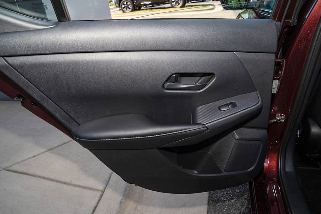Used 2024 Nissan Sentra SV FWD image 9