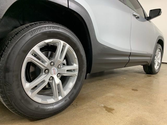 Used 2023 GMC Terrain SLE w/ Driver Convenience Package image 9