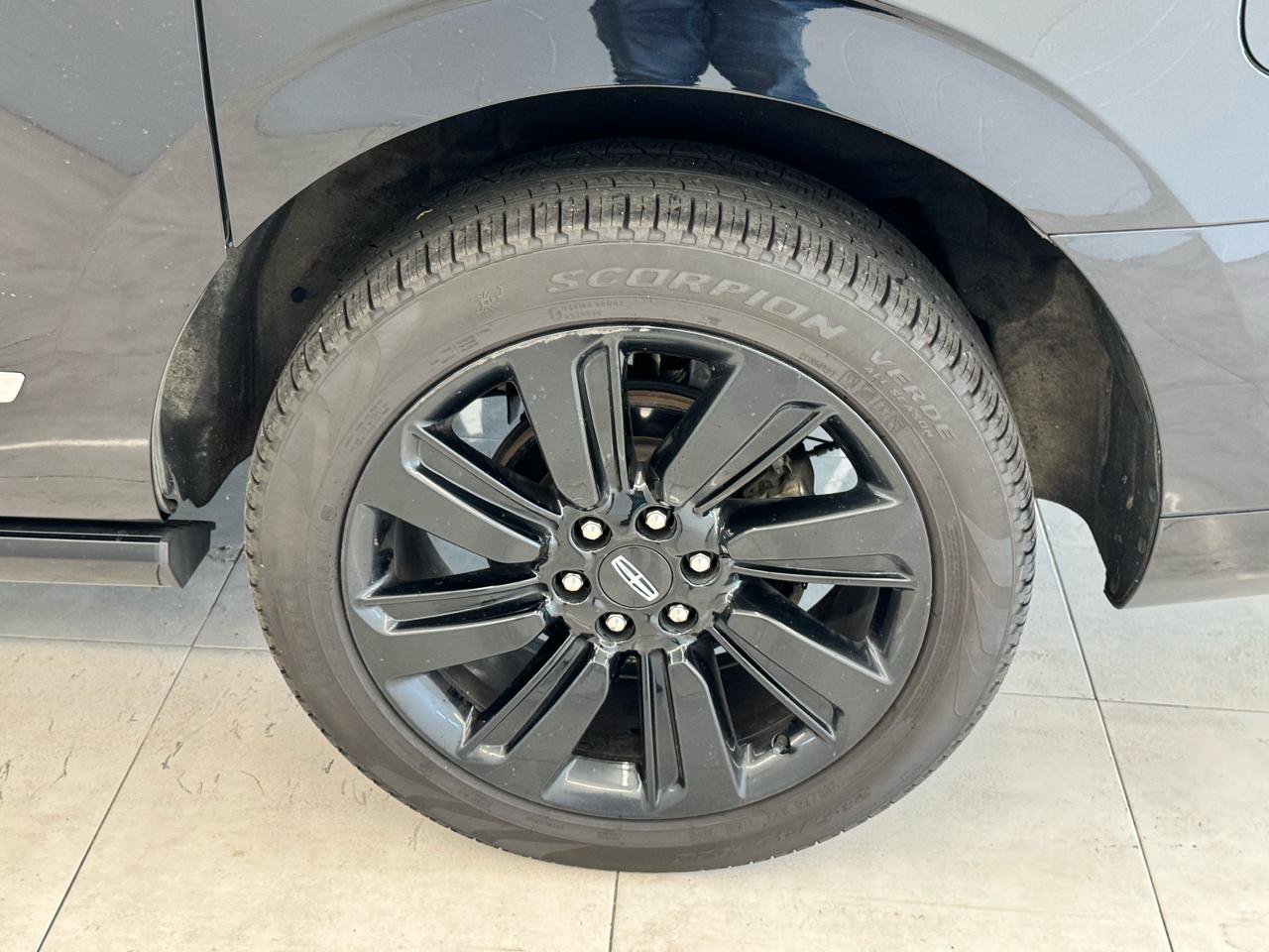 Used 2023 Lincoln Navigator L Reserve AWD/4WD image 42