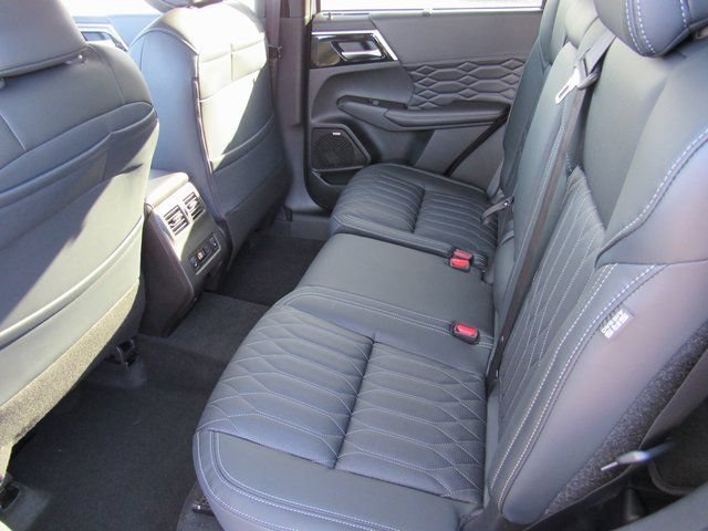 New 2026 Mitsubishi Outlander SEL FWD image 8