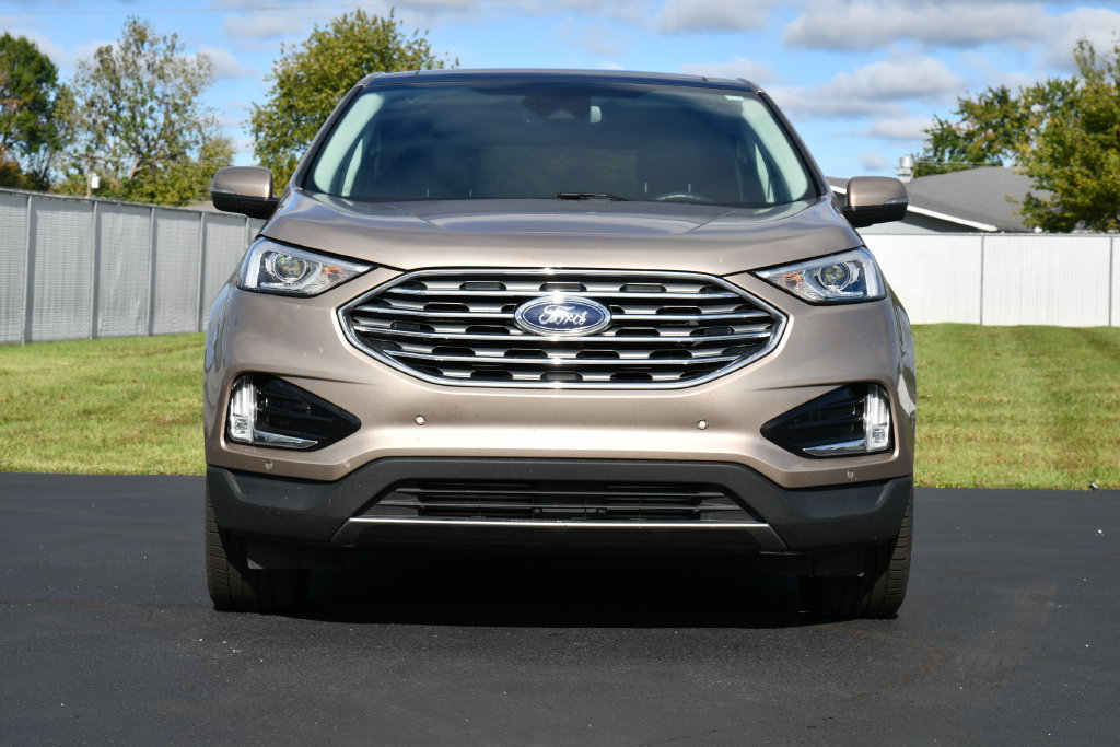 Used 2021 Ford Edge Titanium AWD/4WD image 2