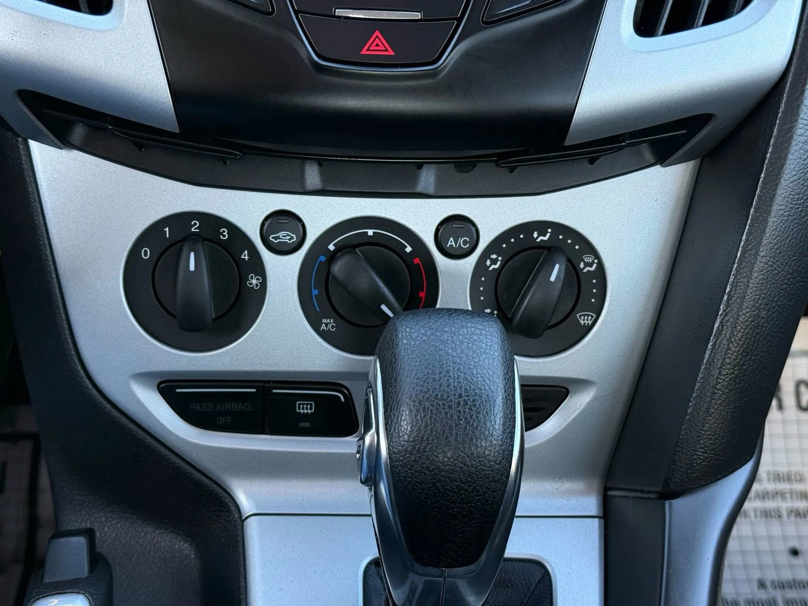 Used 2013 Ford Focus SE w/ SE Winter Pkg image 25