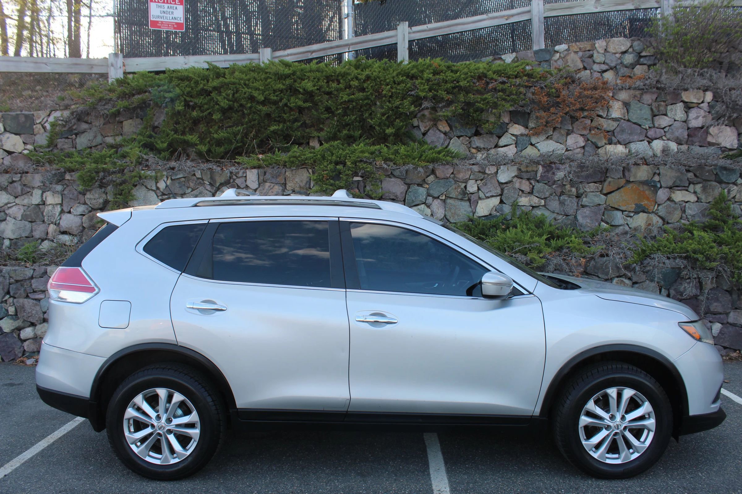Used 2015 Nissan Rogue SV AWD/4WD image 5