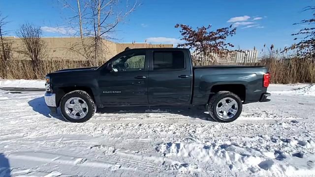 Used 2018 Chevrolet Silverado 1500 LT w/ LT Eassist Package AWD/4WD image 5