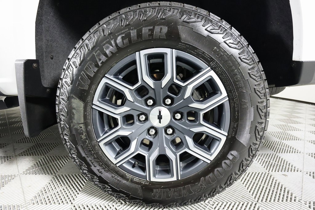 Used 2024 Chevrolet Colorado Z71 w/ Z71 Convenience Package 2 image 41