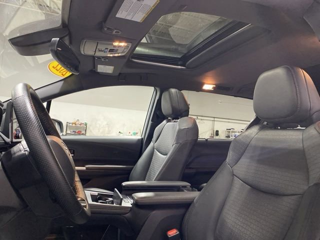 Used 2022 Toyota Sienna XLE Woodland Edition image 22