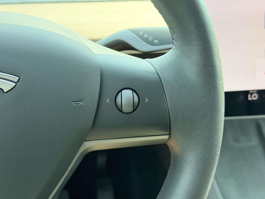 Used 2023 Tesla Model Y Long Range AWD/4WD image 7
