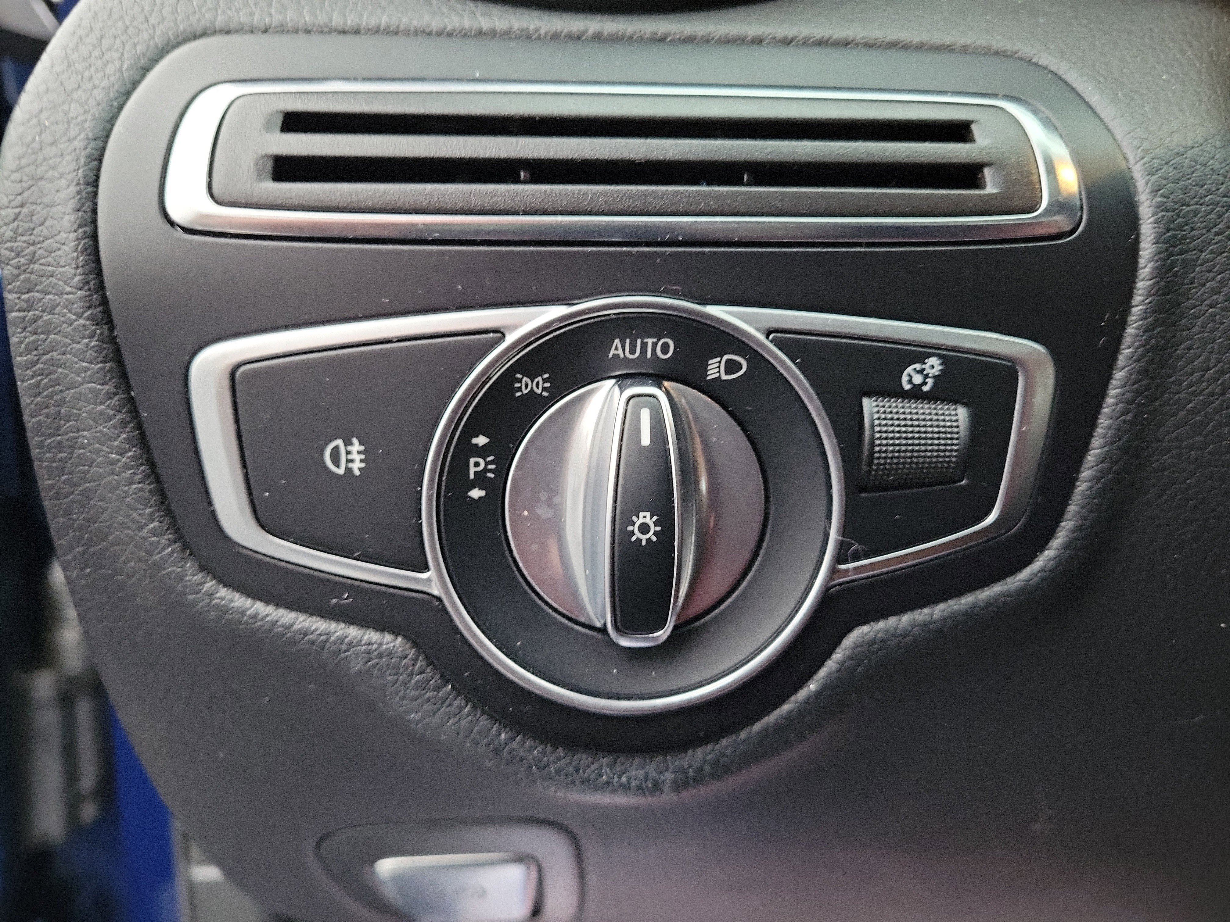 Used 2019 Mercedes-Benz C 300 4MATIC Sedan image 25