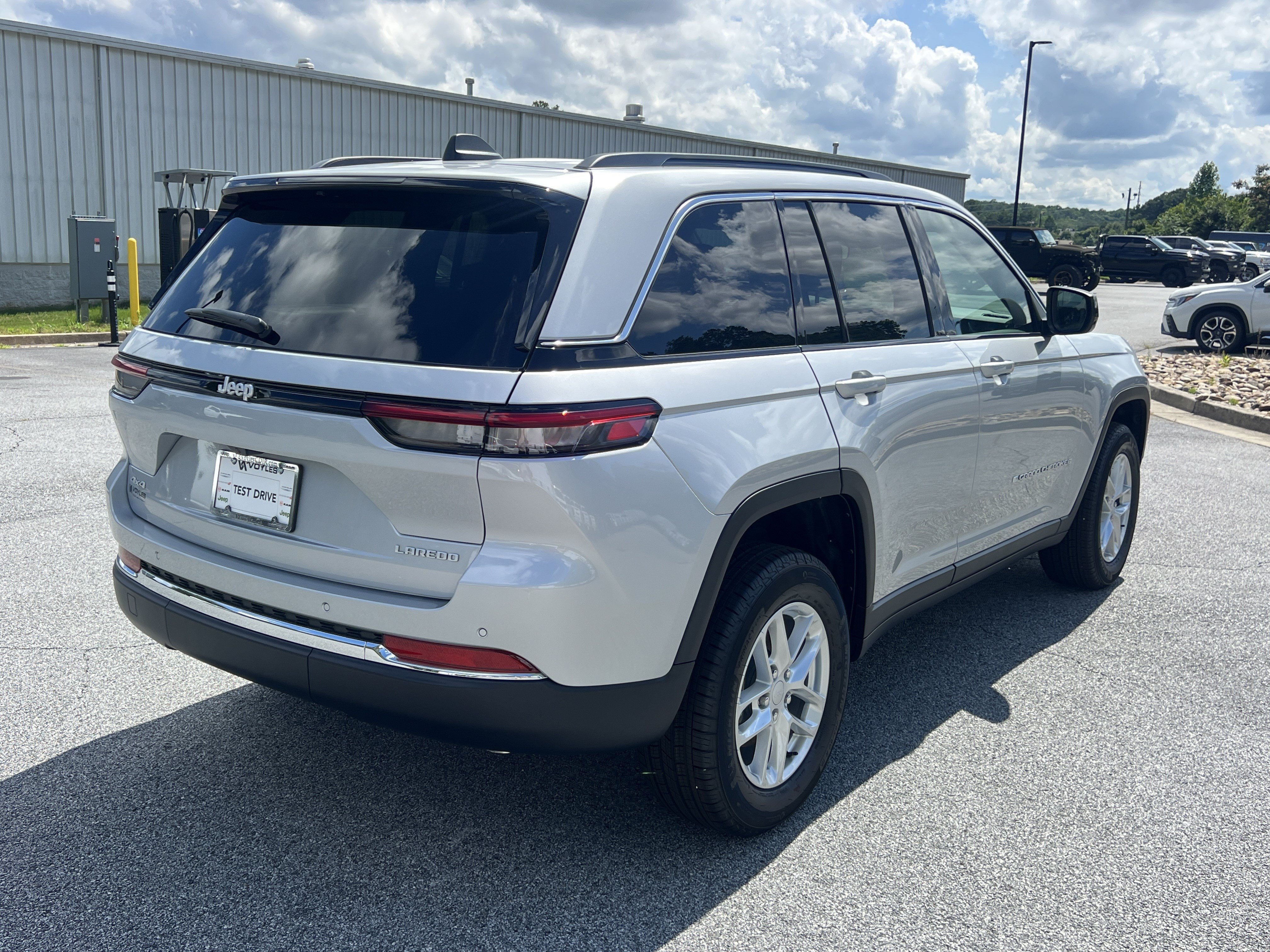 New 2026 Jeep Grand Cherokee Laredo X RWD image 8