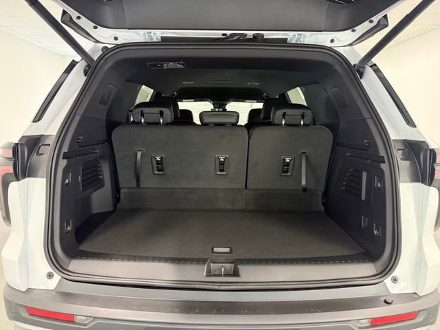 New 2026 Chevrolet Traverse LT w/ Driver Confidence Package FWD image 8