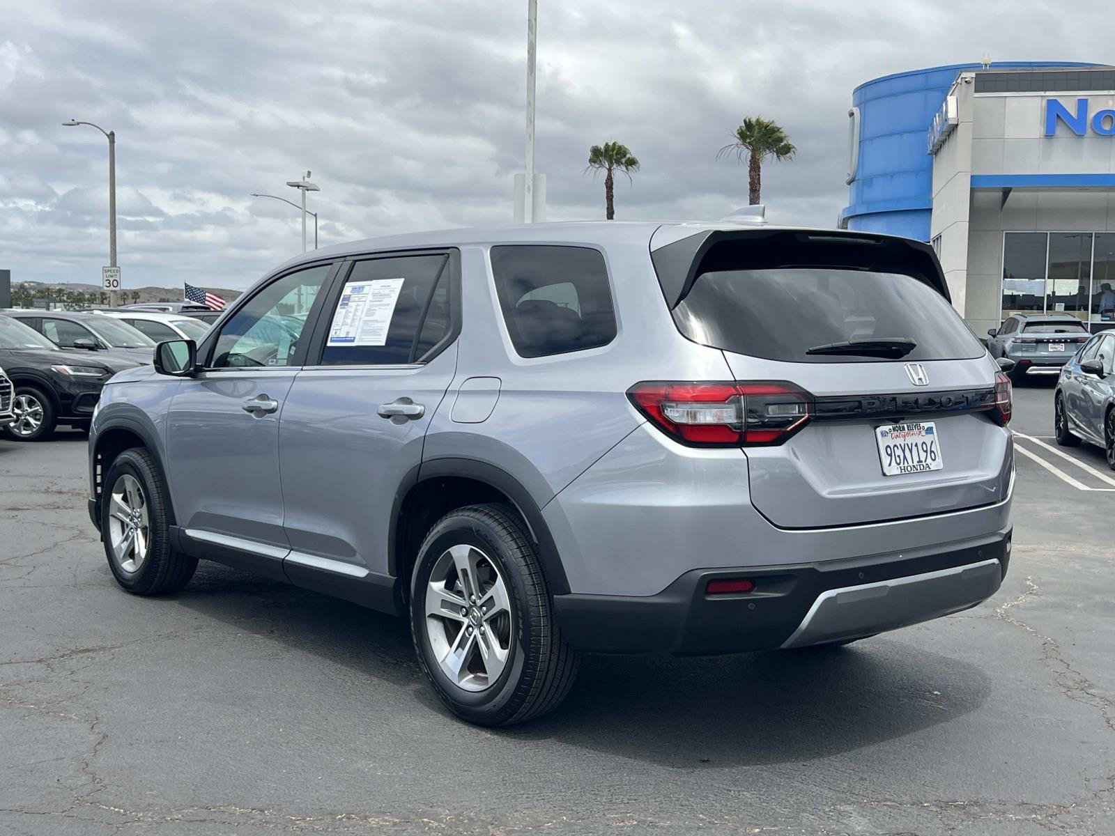 Used 2023 Honda Pilot EX-L image 3