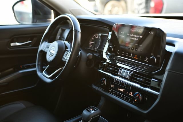 Used 2023 Nissan Pathfinder SL w/ SL Premium Package image 31