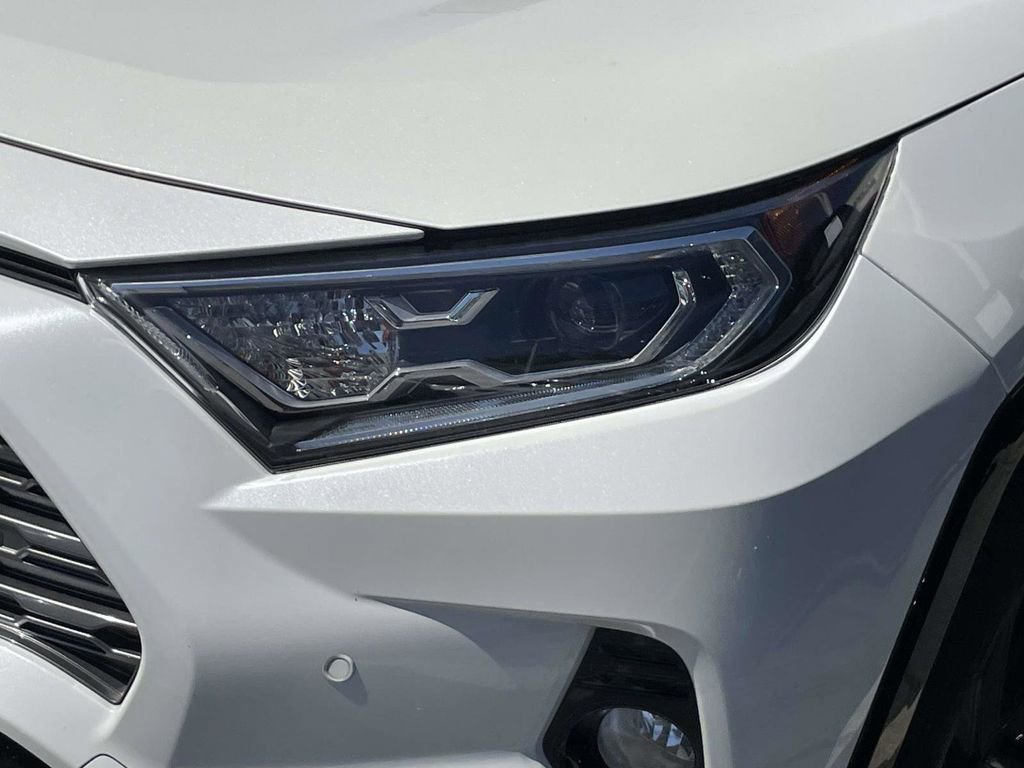 Used 2019 Toyota RAV4 XSE AWD/4WD image 6