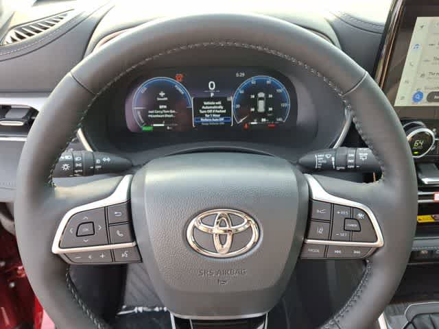 New 2026 Toyota Highlander Platinum AWD/4WD image 17
