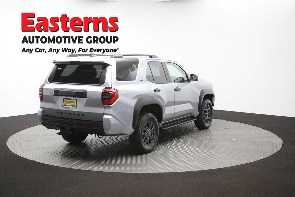 Used 2025 Toyota 4Runner SR5 AWD/4WD image 40
