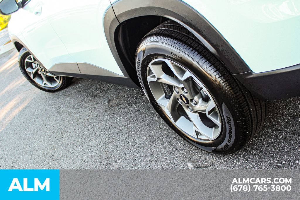 Used 2025 Chevrolet Trax LT FWD image 14