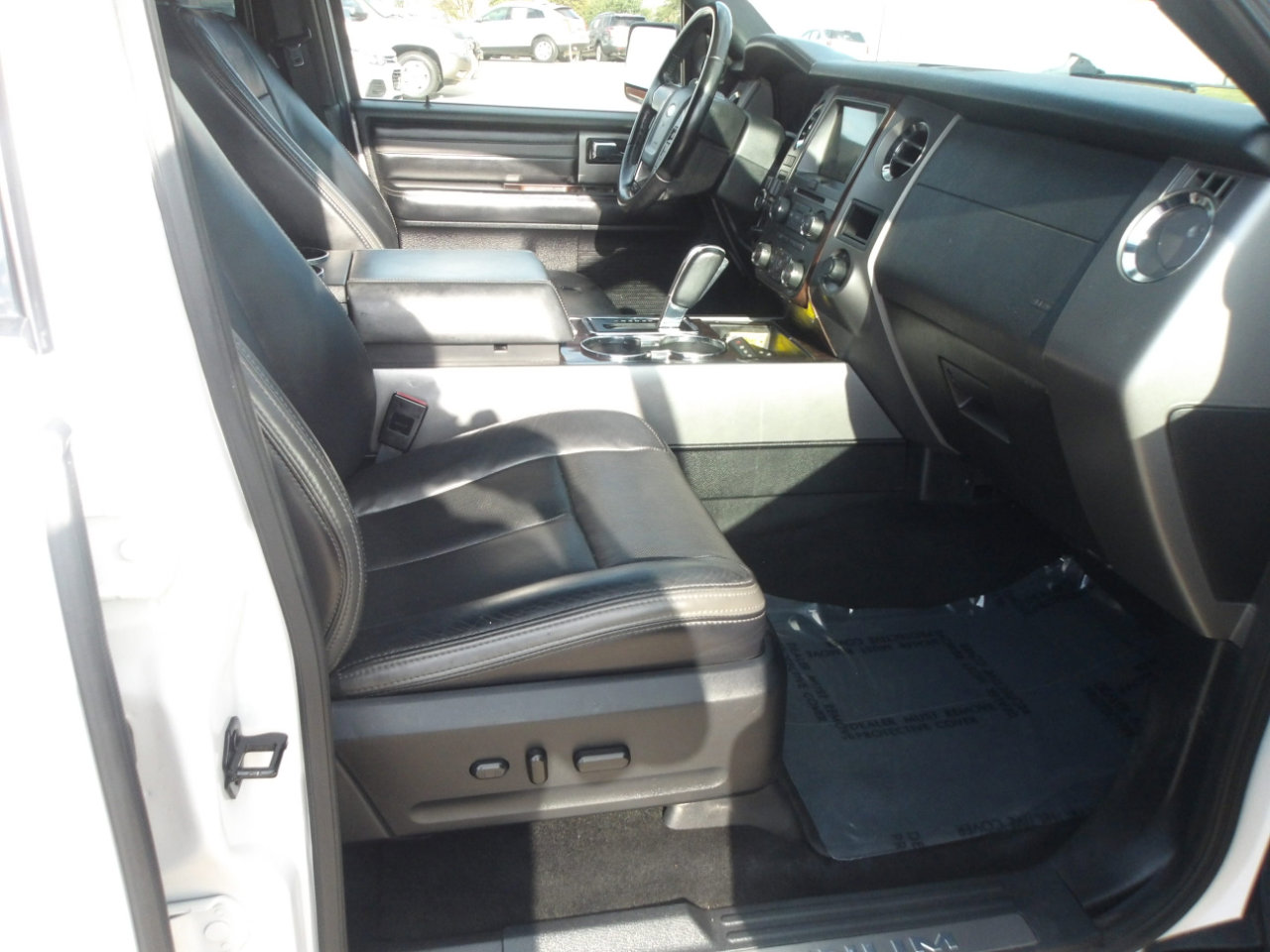 Used 2017 Ford Expedition Platinum image 10