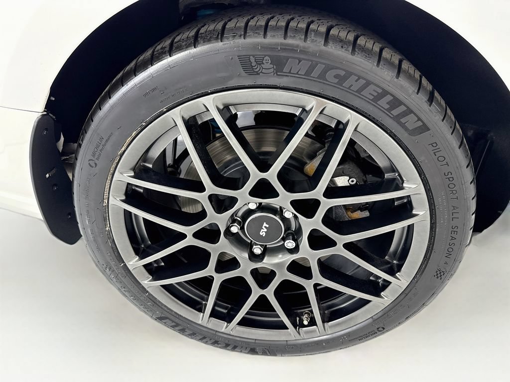 Used 2013 Ford Mustang Shelby GT500 RWD image 29