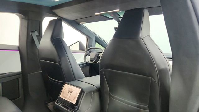 Used 2024 Tesla Cybertruck AWD Crew Cab image 24