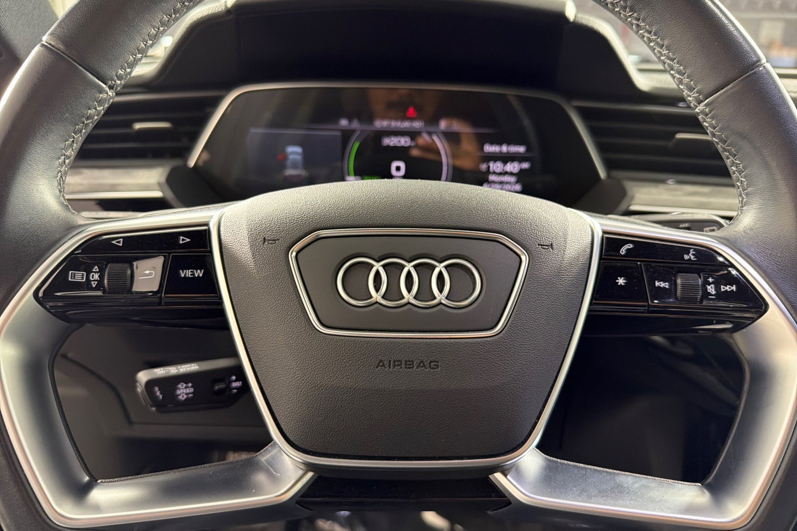 Used 2023 Audi e-tron Premium Plus w/ Premium Plus Package AWD/4WD image 23