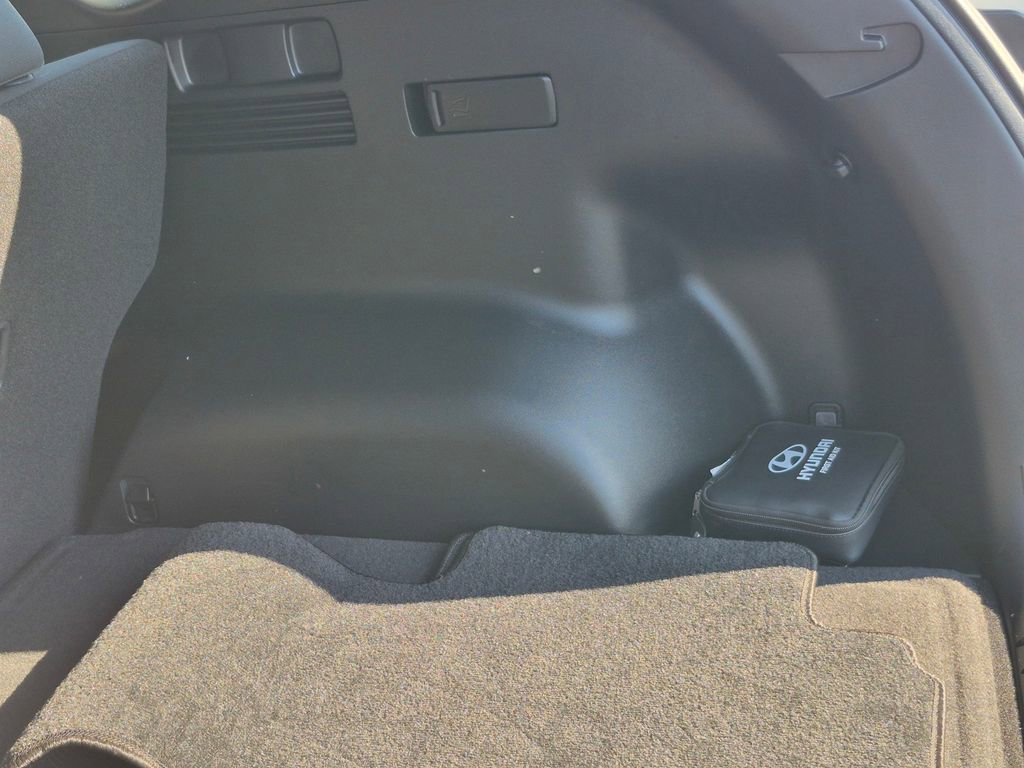 Used 2025 Hyundai Tucson SE image 29