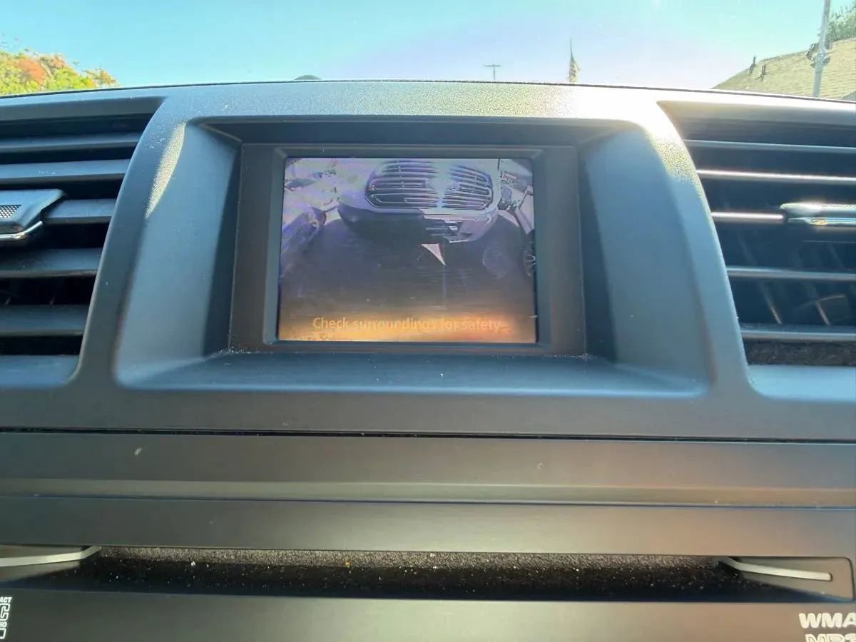 Used 2012 Toyota Highlander SE FWD image 10