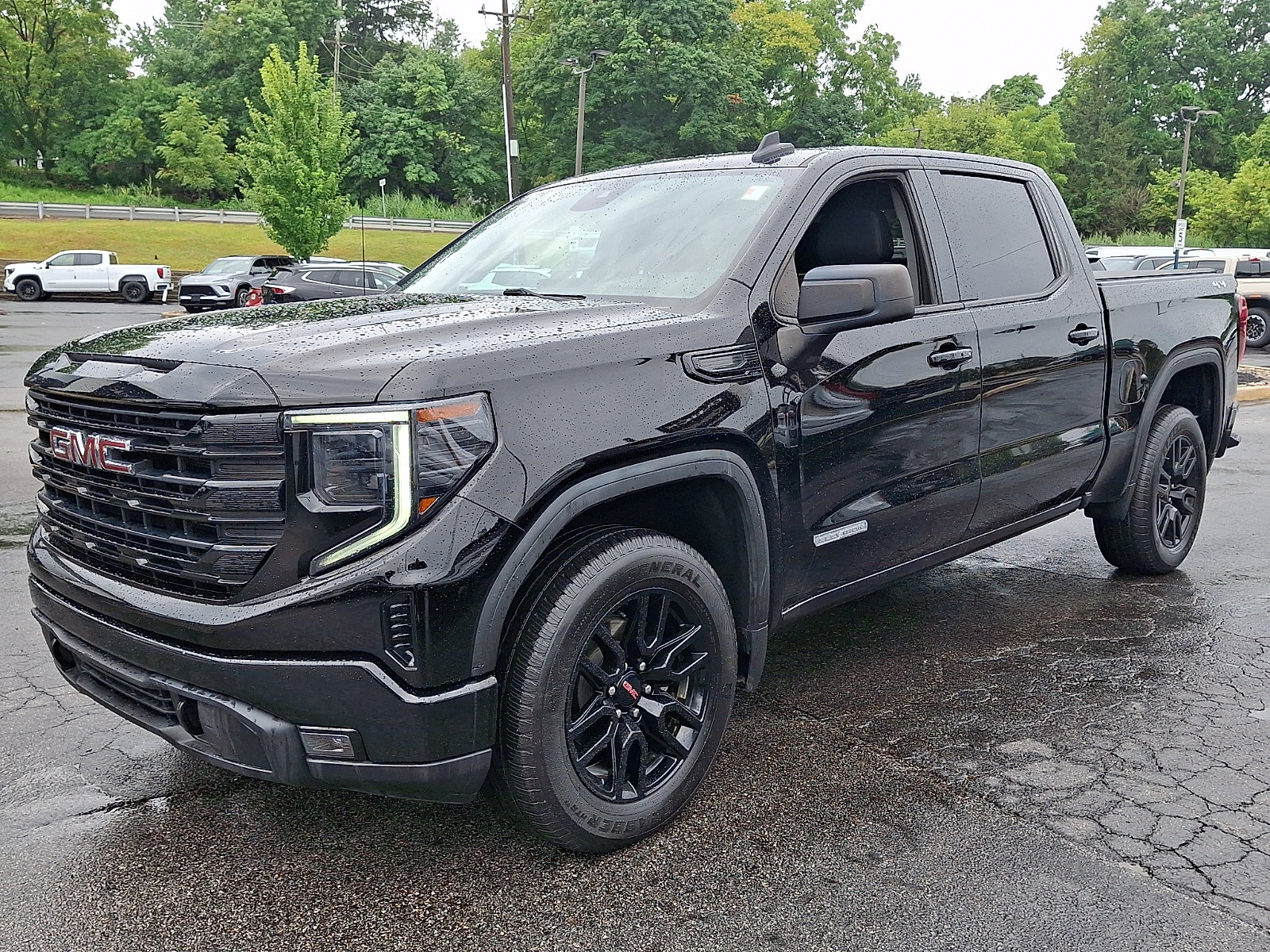 Used 2023 GMC Sierra 1500 Elevation AWD/4WD image 3