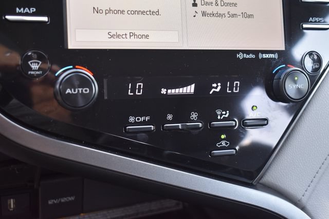 Used 2020 Toyota Camry XLE FWD image 27