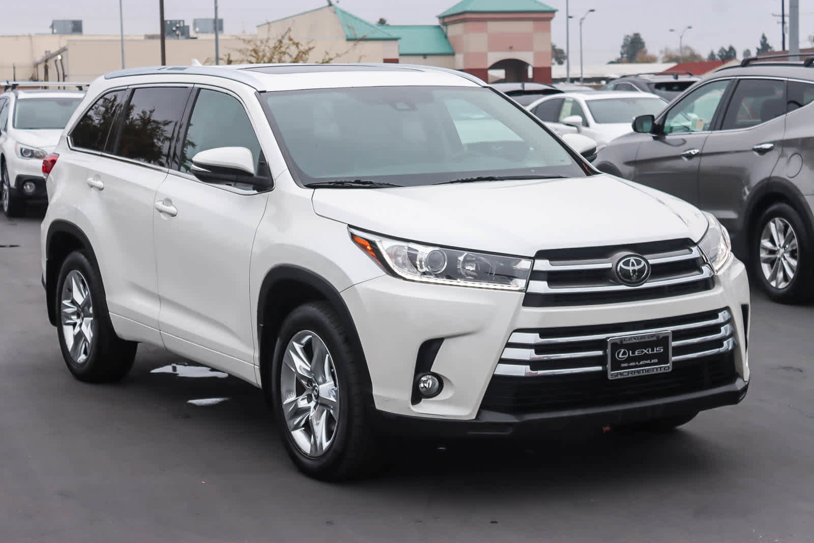 Used 2018 Toyota Highlander Limited image 5