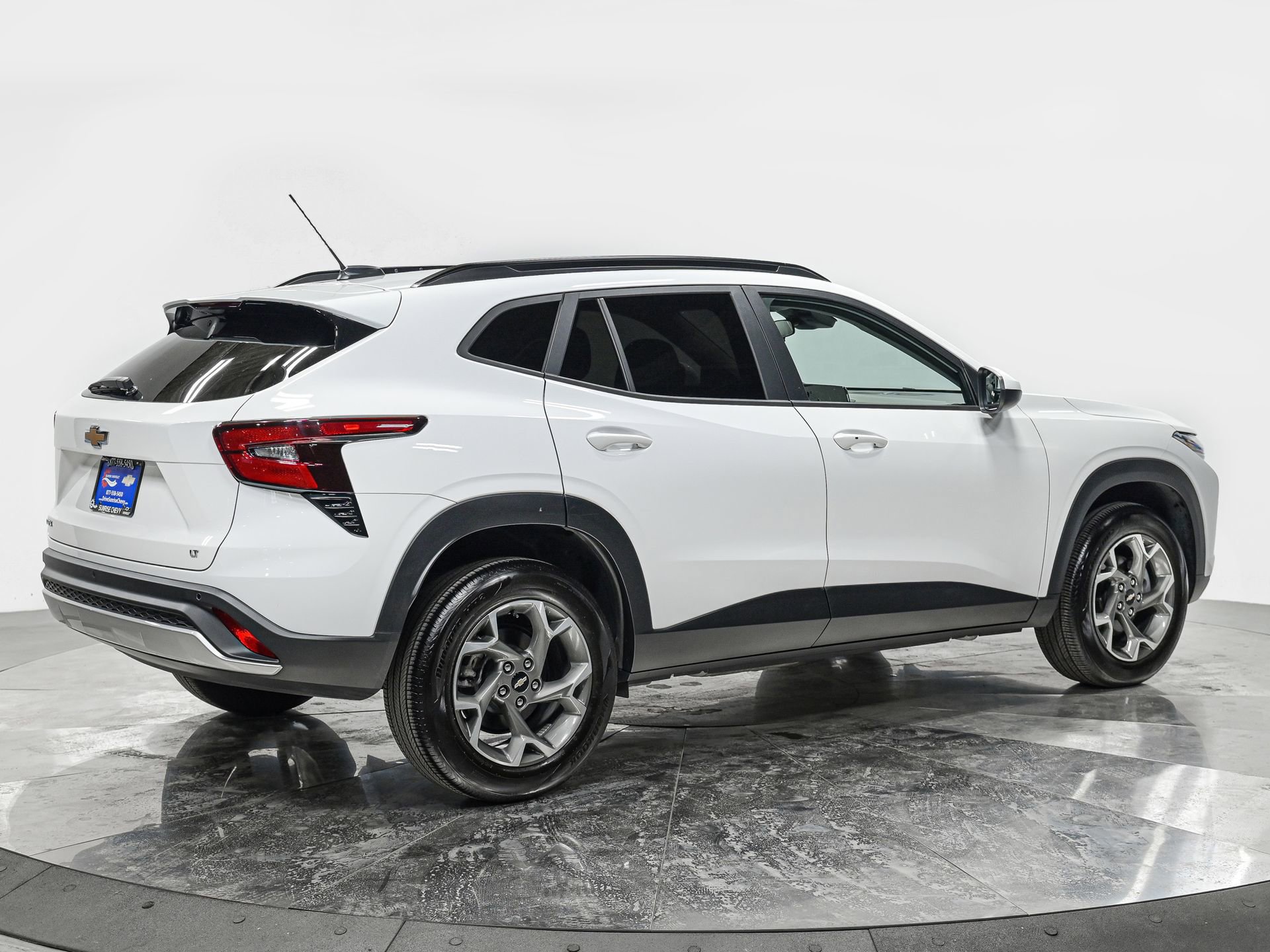 Used 2024 Chevrolet Trax LT FWD image 8